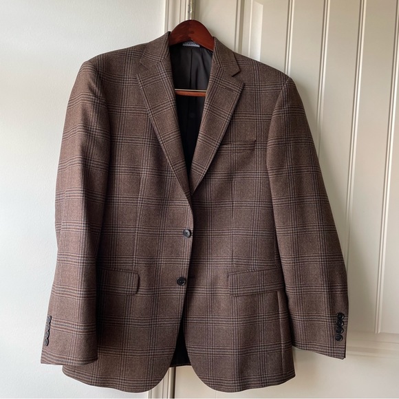 Jos A Bank Plaid Blazer 40R Traveler Collection - Great Condition! - Picture 8 of 9